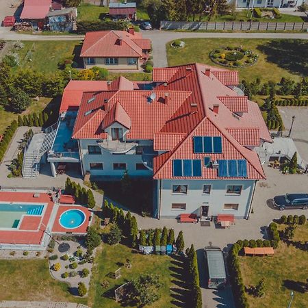 Hotel Nad Morzem- Art-Pension Świerzno エクステリア 写真