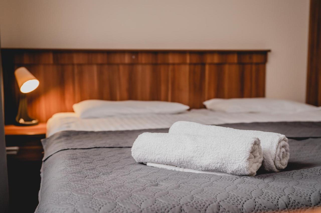 Hotel Nad Morzem- Art-Pension Świerzno エクステリア 写真
