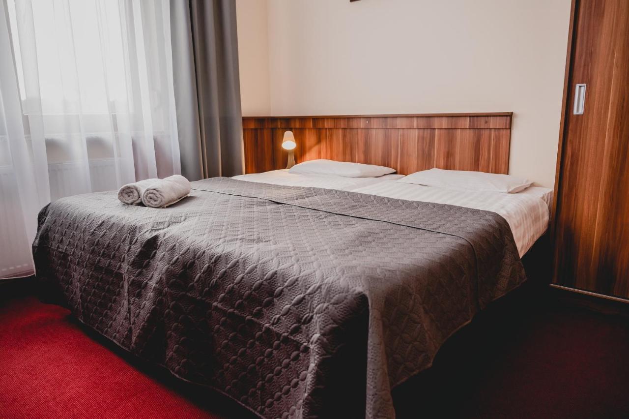 Hotel Nad Morzem- Art-Pension Świerzno エクステリア 写真