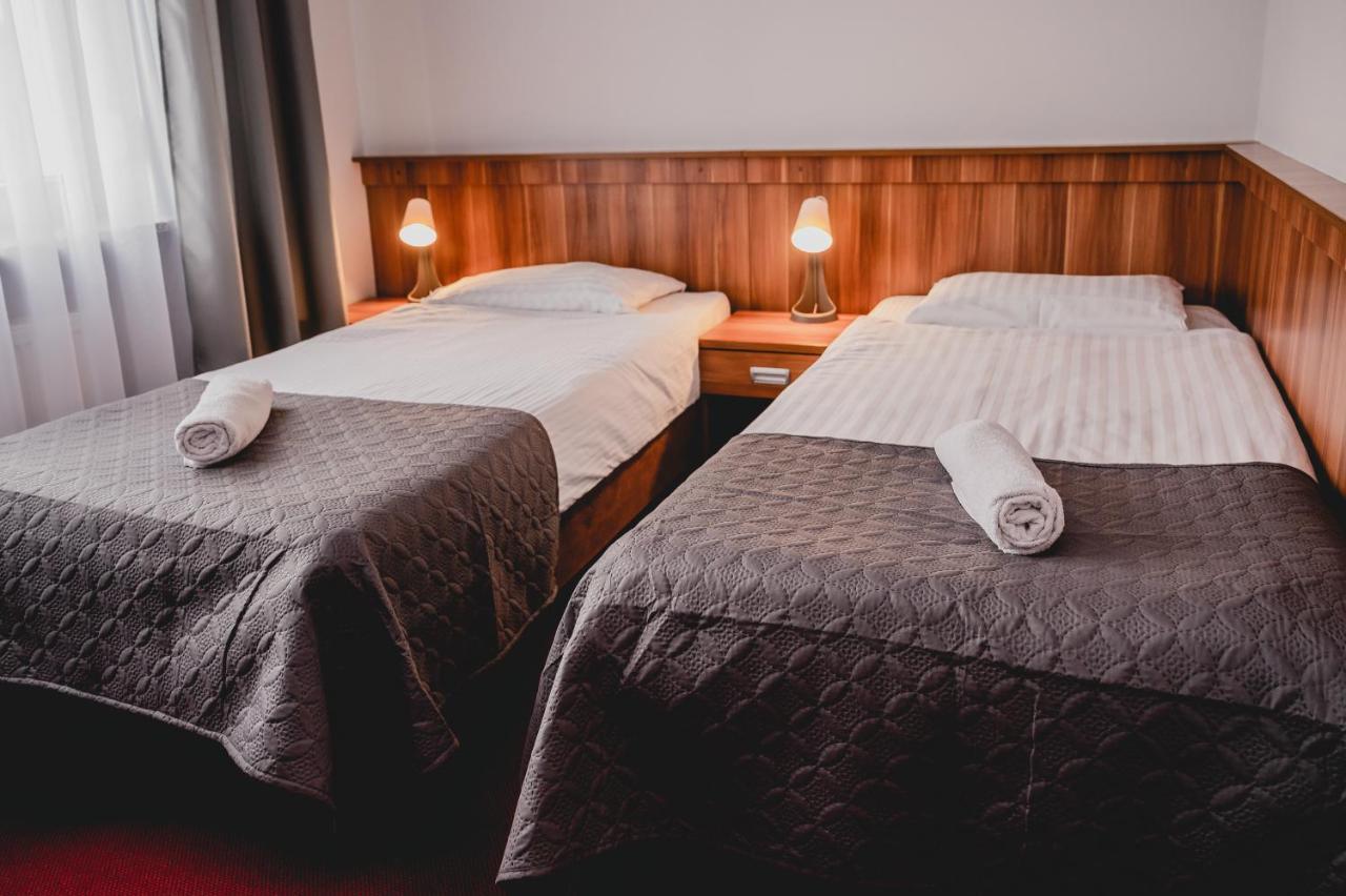 Hotel Nad Morzem- Art-Pension Świerzno エクステリア 写真