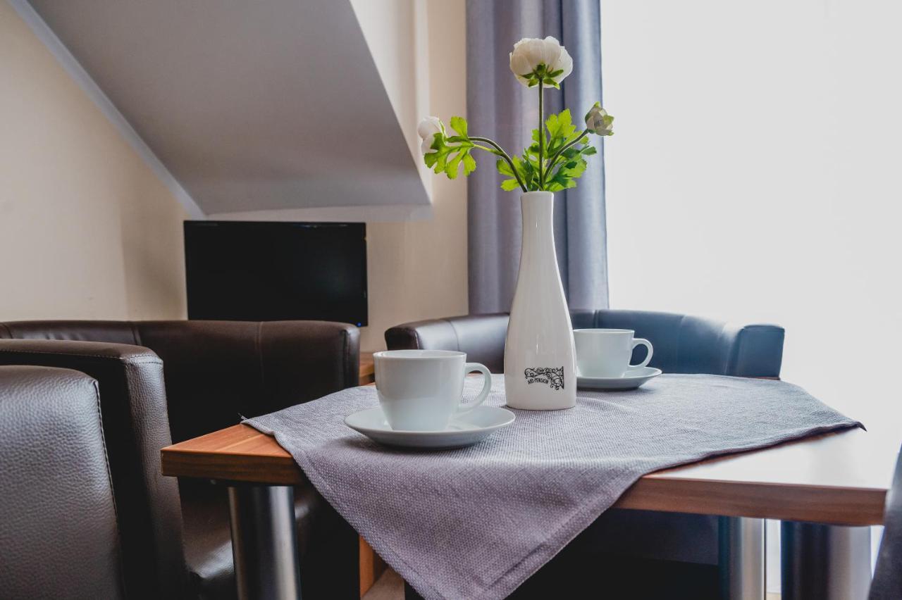 Hotel Nad Morzem- Art-Pension Świerzno エクステリア 写真