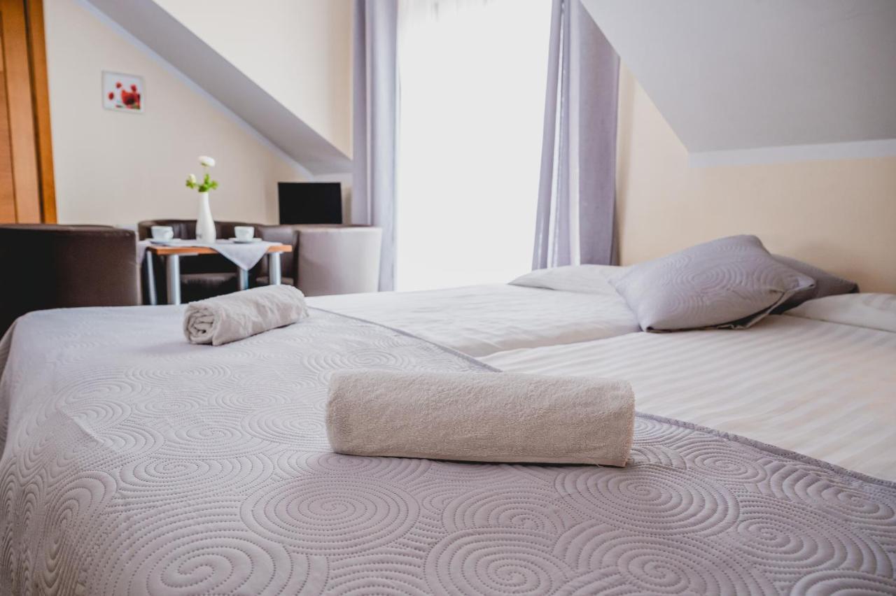 Hotel Nad Morzem- Art-Pension Świerzno エクステリア 写真