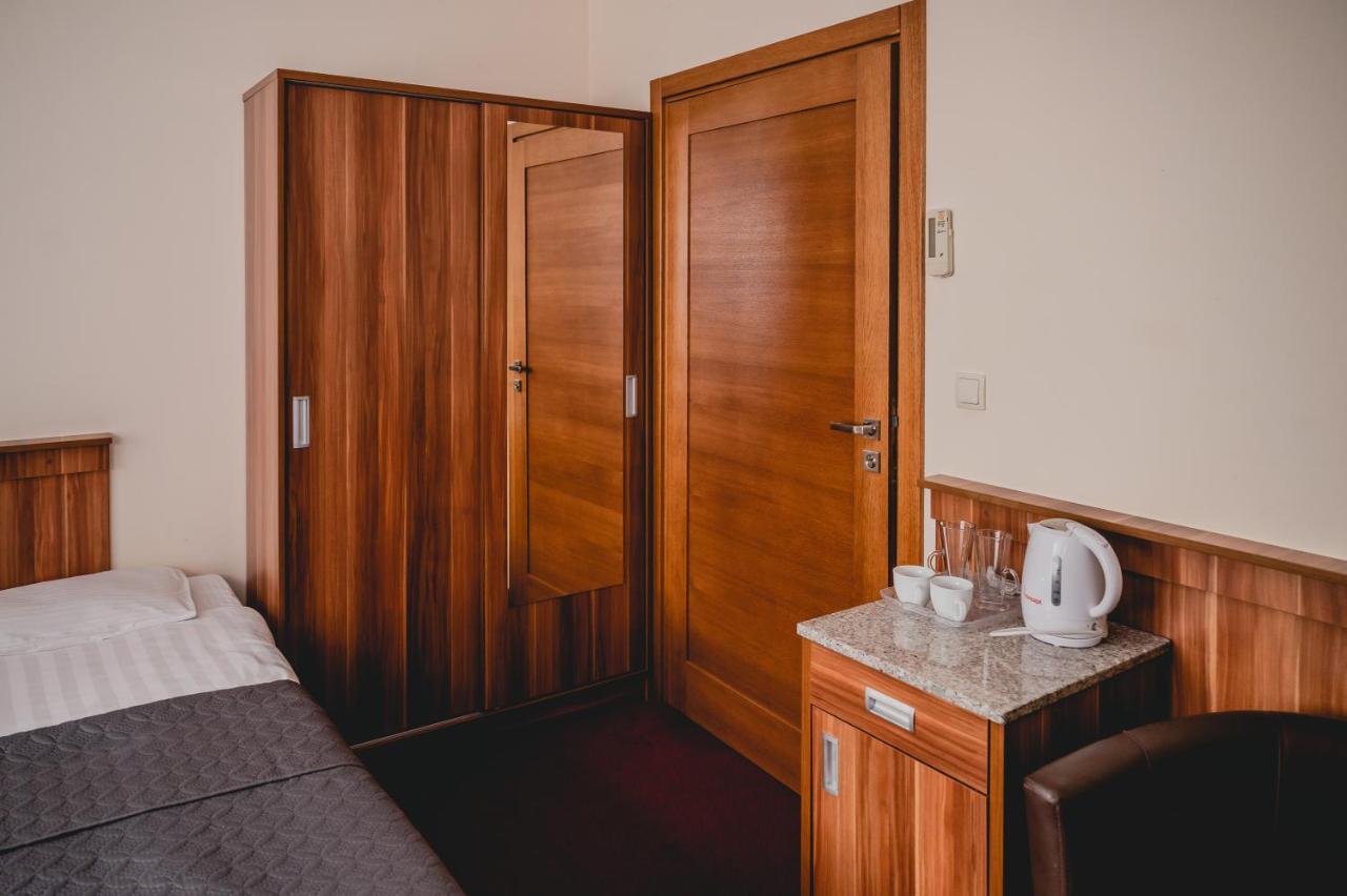Hotel Nad Morzem- Art-Pension Świerzno エクステリア 写真