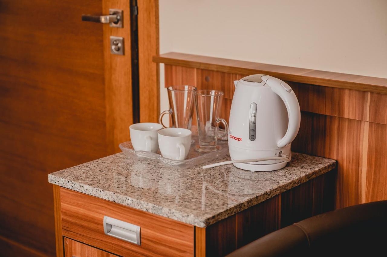 Hotel Nad Morzem- Art-Pension Świerzno エクステリア 写真