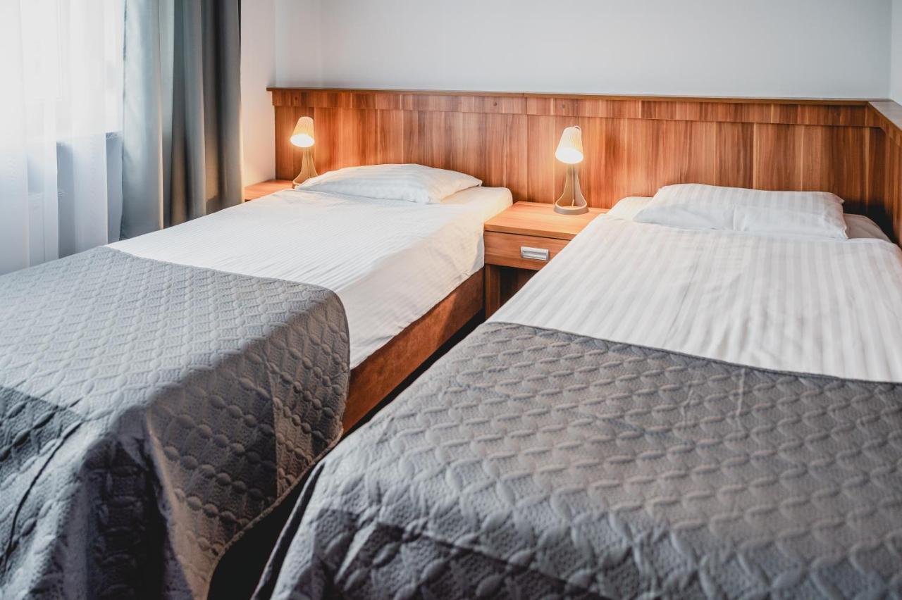 Hotel Nad Morzem- Art-Pension Świerzno エクステリア 写真