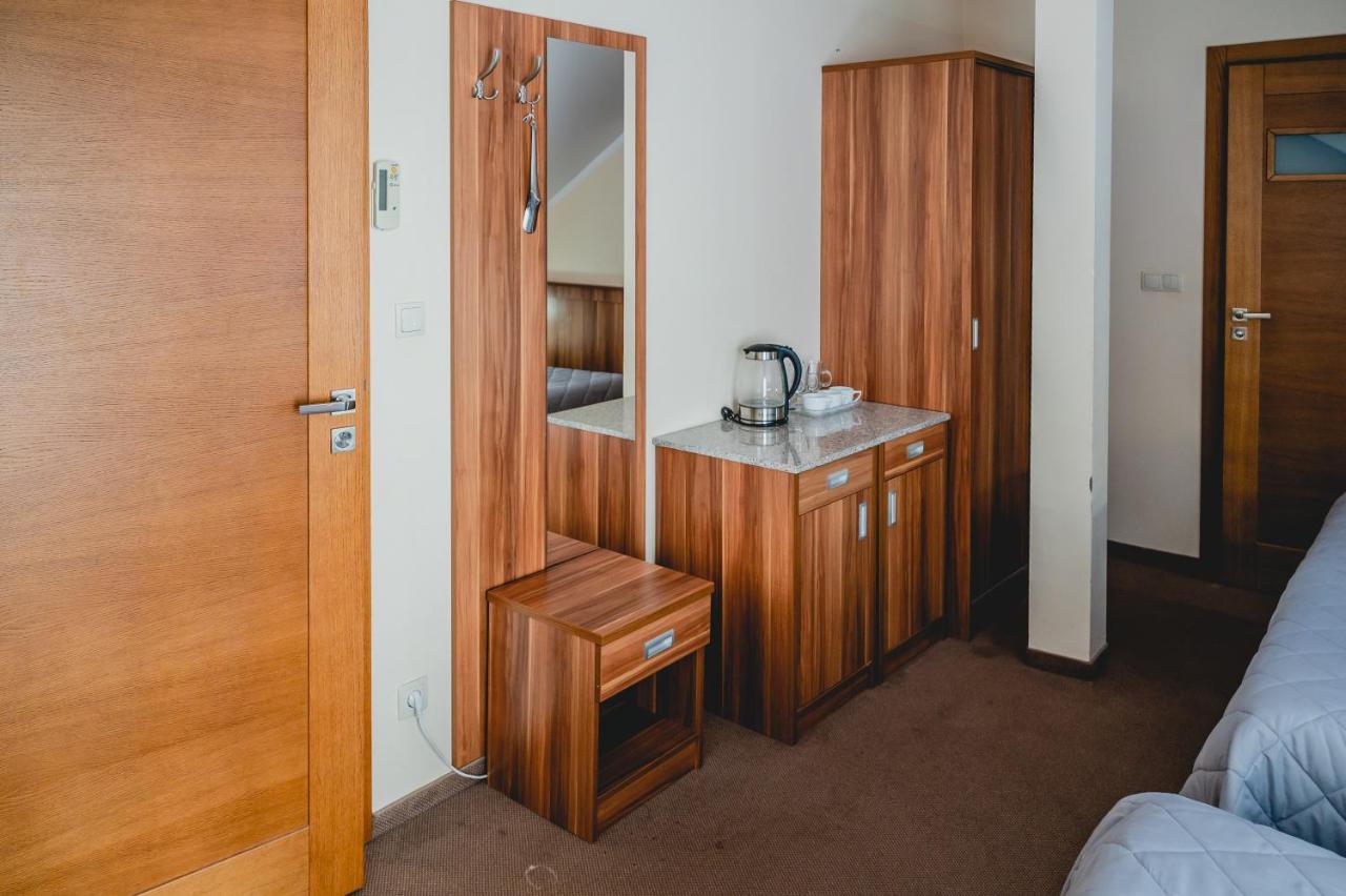 Hotel Nad Morzem- Art-Pension Świerzno エクステリア 写真
