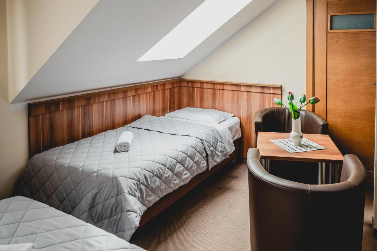 Hotel Nad Morzem- Art-Pension Świerzno エクステリア 写真