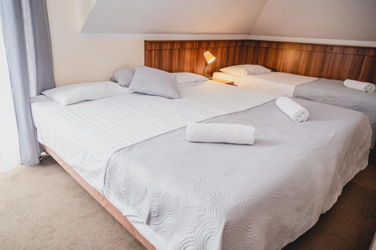 Hotel Nad Morzem- Art-Pension Świerzno エクステリア 写真
