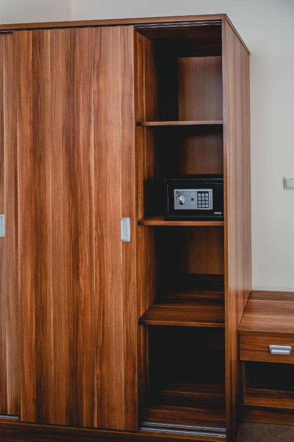 Hotel Nad Morzem- Art-Pension Świerzno エクステリア 写真
