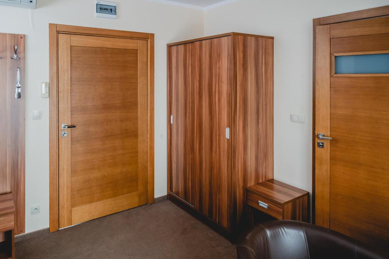 Hotel Nad Morzem- Art-Pension Świerzno エクステリア 写真