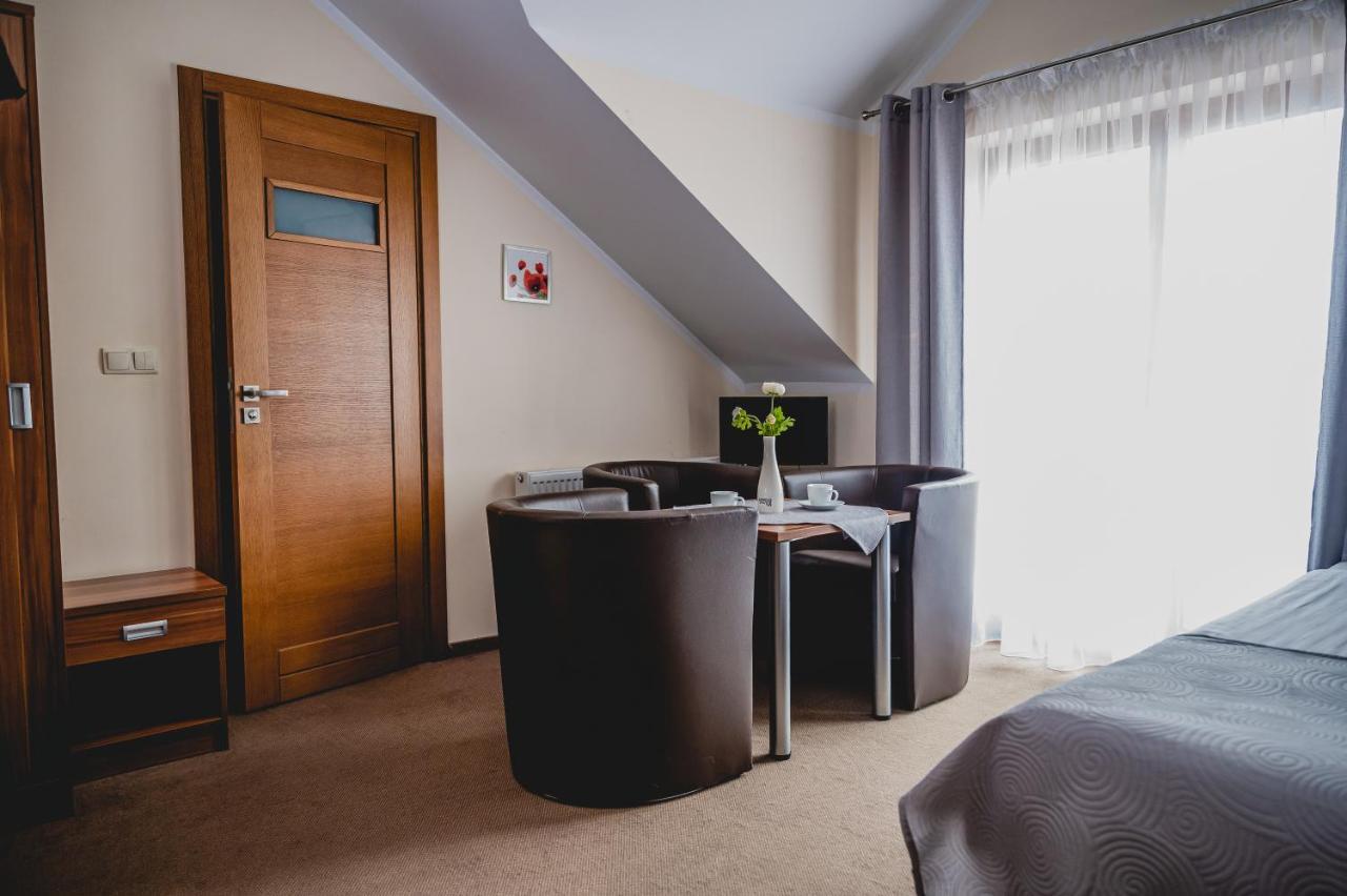 Hotel Nad Morzem- Art-Pension Świerzno エクステリア 写真