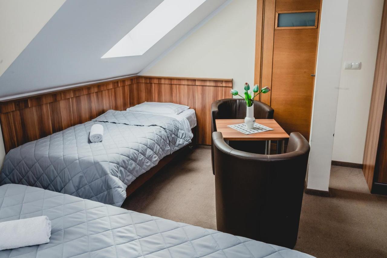 Hotel Nad Morzem- Art-Pension Świerzno エクステリア 写真