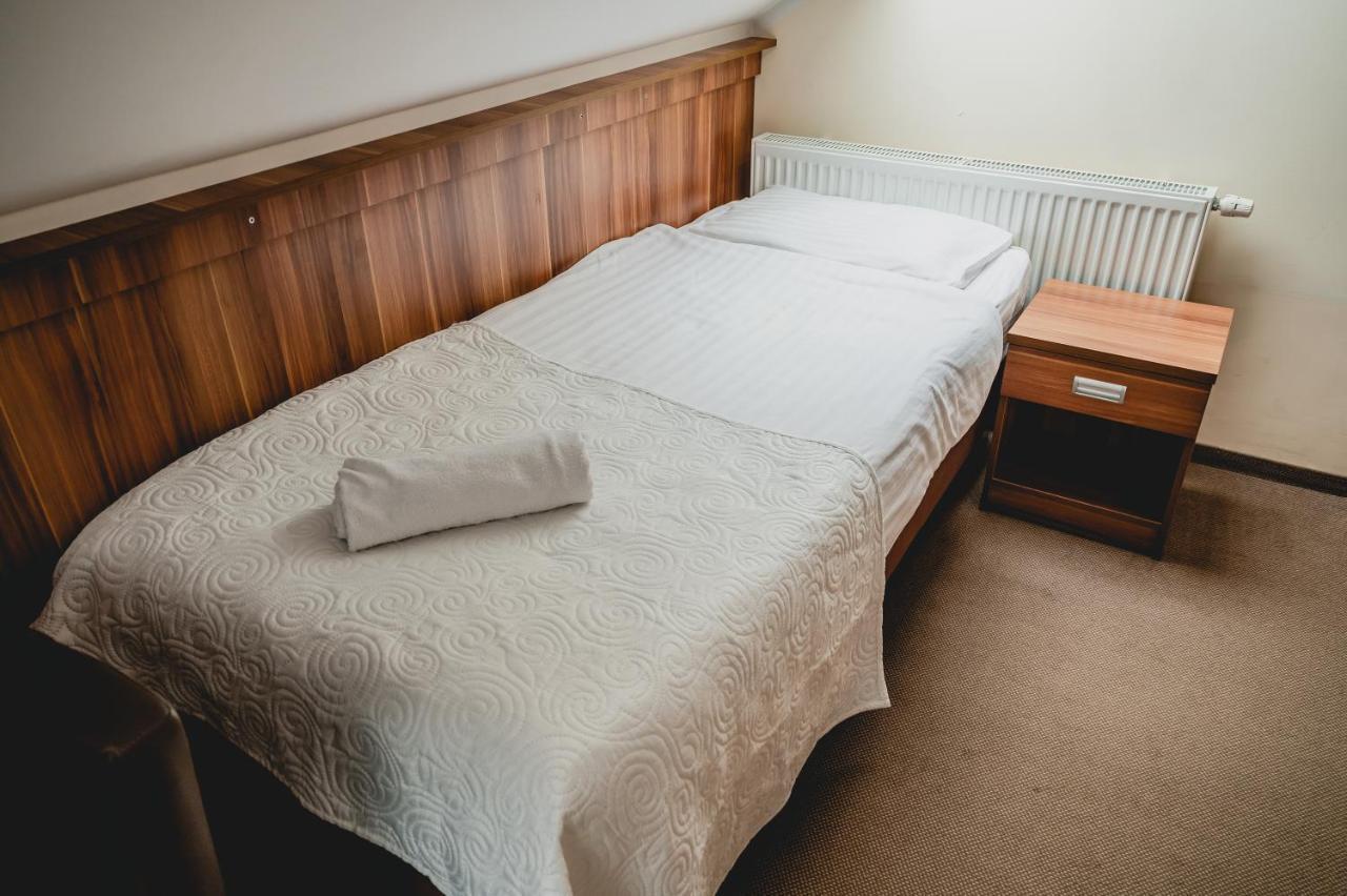 Hotel Nad Morzem- Art-Pension Świerzno エクステリア 写真