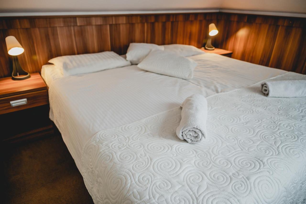 Hotel Nad Morzem- Art-Pension Świerzno エクステリア 写真