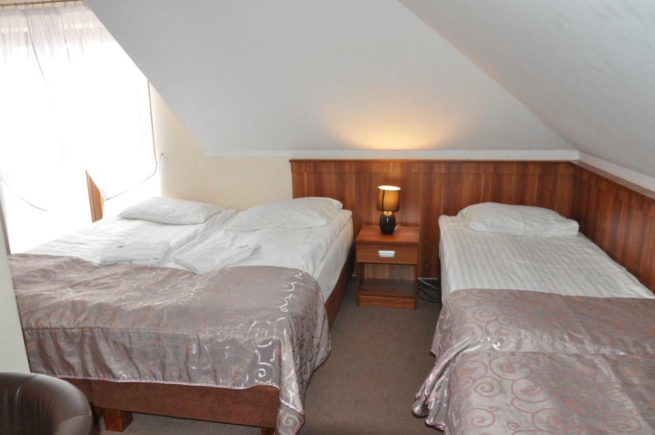 Hotel Nad Morzem- Art-Pension Świerzno エクステリア 写真